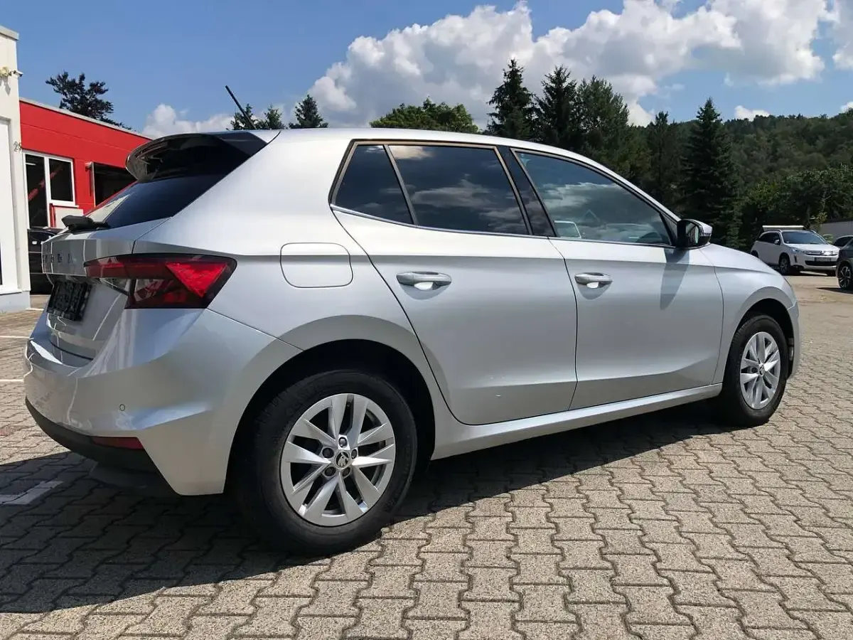 Gebraucht Skoda Fabia Selection 95 PS (69 kW) 2024 Brilliantsilber metallic Kleinwagen