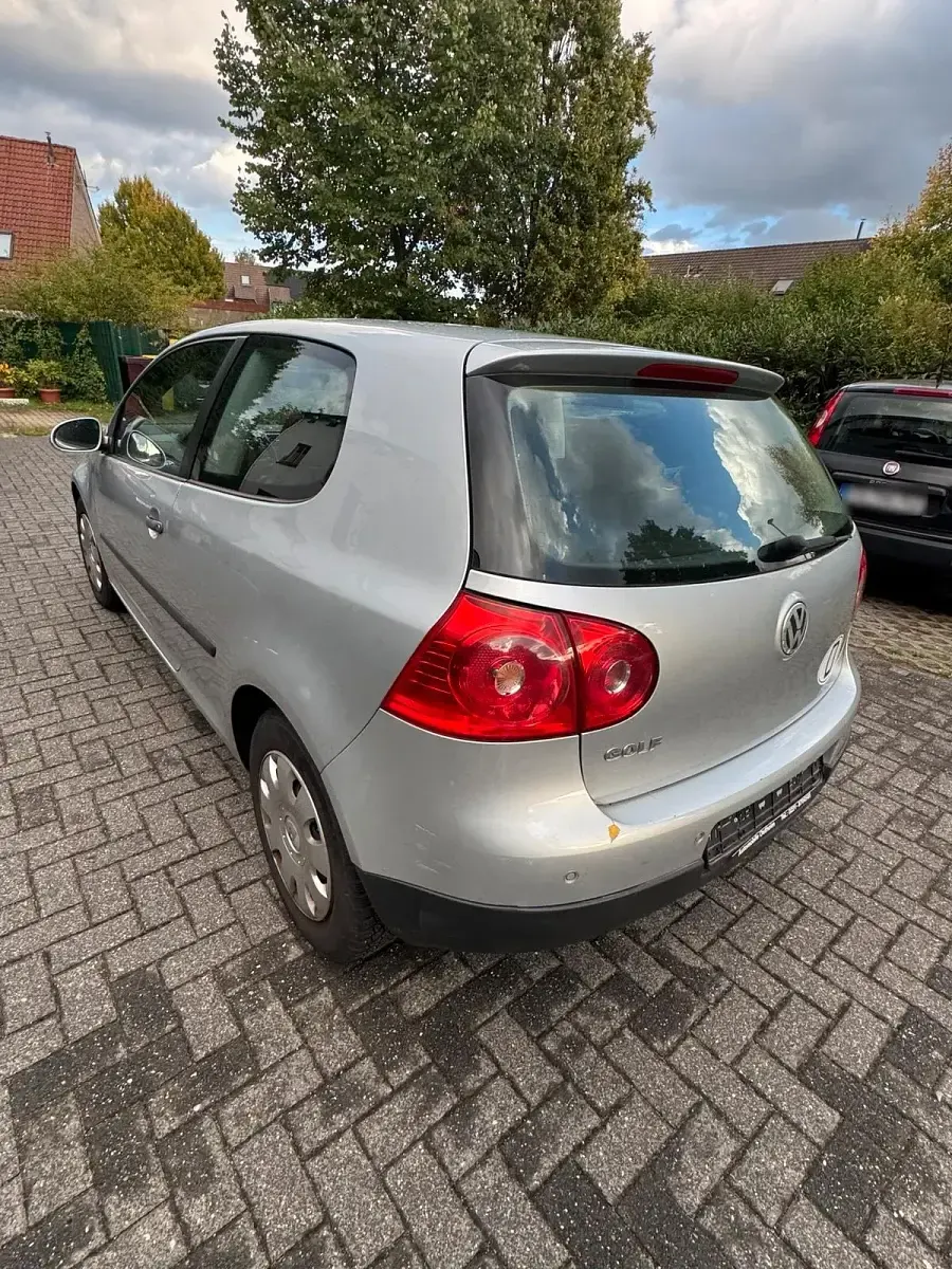 Gebraucht VW Golf V 75 PS (55 kW) 2005 Grau Kleinwagen