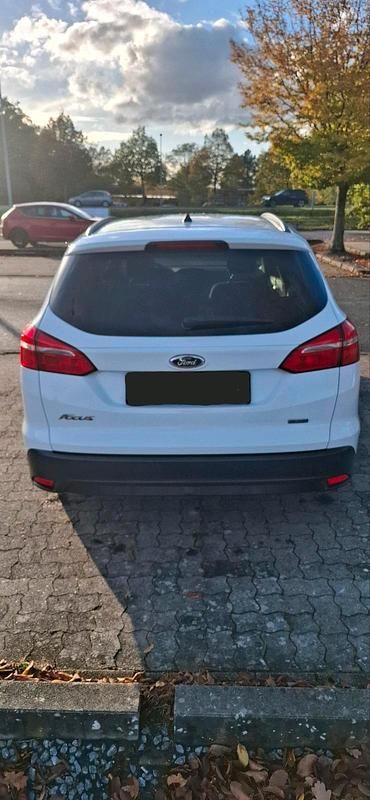 Gebraucht Ford Focus 125 PS (91 kW) 2016 Weiß Kombi
