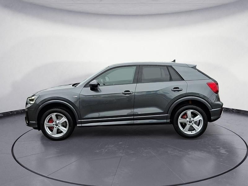 Neu Audi Q2 S-Line 150 PS (110 kW) 2025 Grau SUV