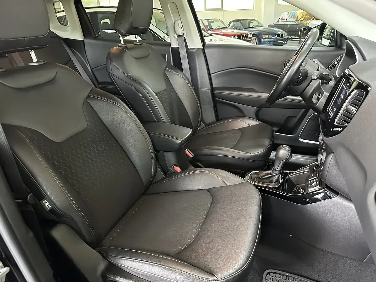 Gebraucht Jeep Compass Limited 150 PS (110 kW) 2021 Schwarz SUV