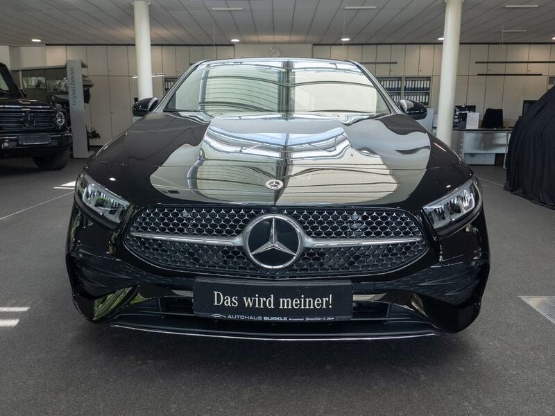 Gebraucht Mercedes A180 Premium 136 PS (100 kW) 2024 Schwarz Limousine