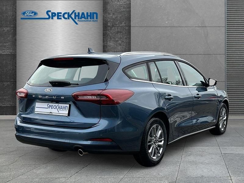 Neu Ford Focus Titanium 116 PS (85 kW) 2026 Blau Limousine
