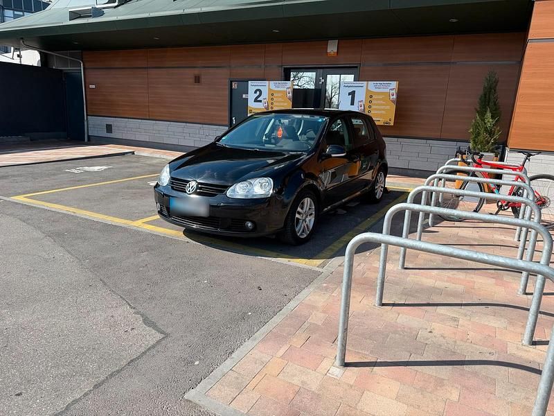 Gebraucht VW Golf VI 80 PS (58 kW) 2008 Schwarz Kleinwagen