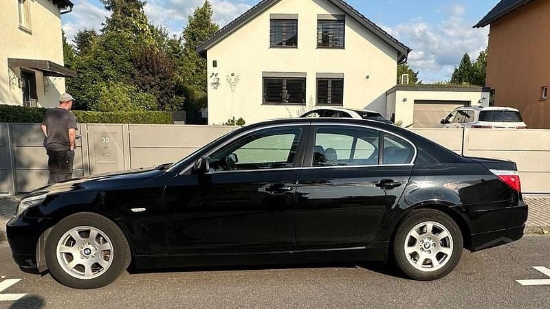 Schwarz Gebraucht 2007 BMW 523 Limousine | 5.700 € (Fairer Preis) - Bild 1/4