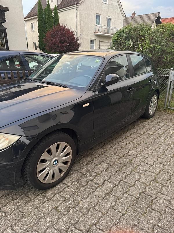 Gebraucht BMW 116 129 PS (94 kW) 2007 Schwarz Kleinwagen