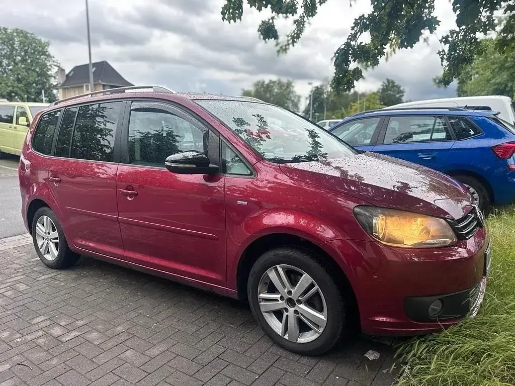 Gebraucht VW Touran 105 PS (77 kW) 2013 Rot Van / Kleinbus