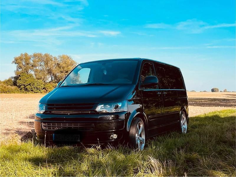 Schwarz Gebraucht 2013 VW T5 Van | 22.500 € (Teuer) - Bild 1/4