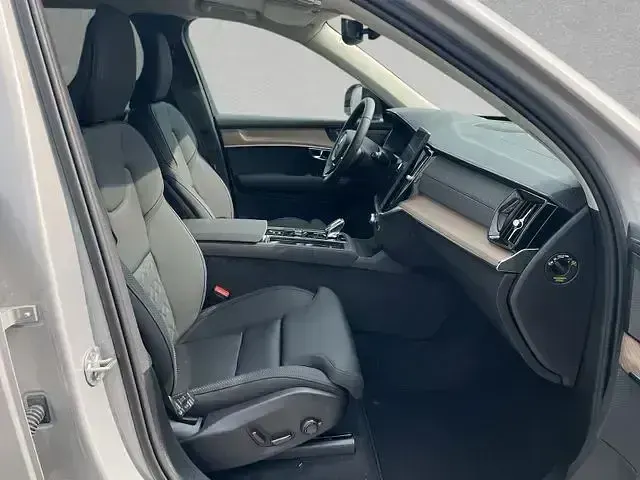 Gebraucht Volvo XC90 Plus 455 PS (334 kW) 2025 Silver dawn SUV