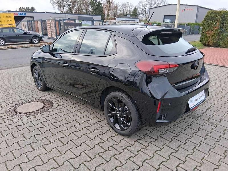 Gebraucht Opel Corsa 101 PS (74 kW) 2024 Lackierung schwarz perla nera/ Limousine