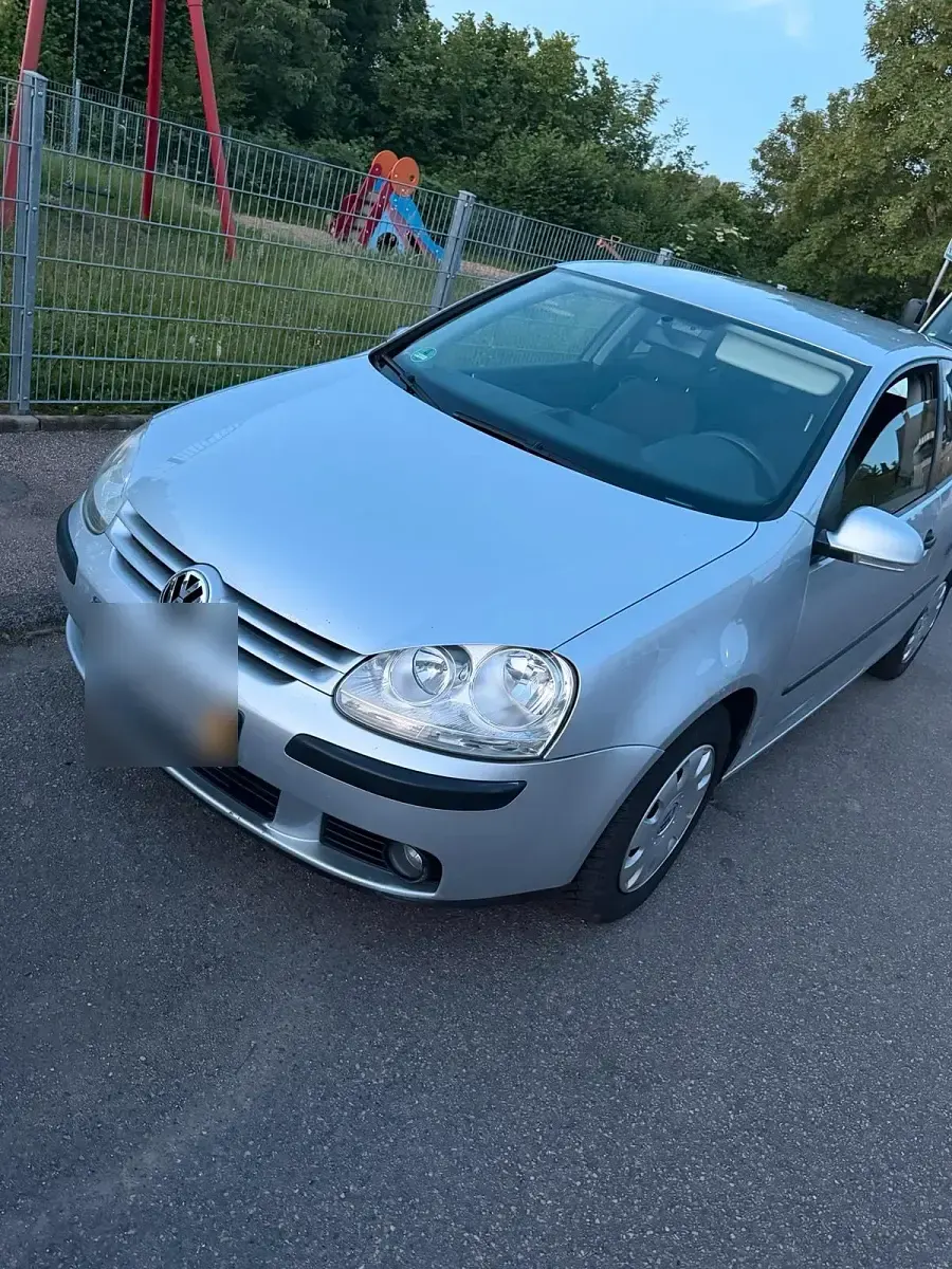 Gebraucht VW Golf V 105 PS (77 kW) 2005 Silber Kleinwagen