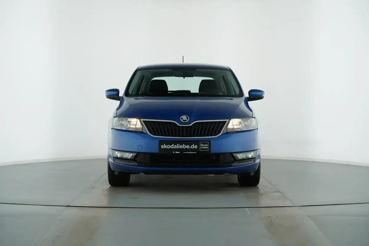 Gebraucht Skoda Rapid Cool Edition 95 PS (69 kW) 2019 Raceblau metallic Kleinwagen