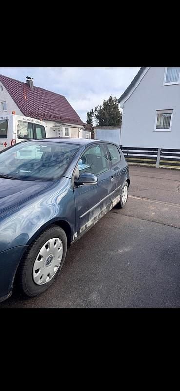Gebraucht VW Golf IV 75 PS (55 kW) 2004 Blau Kleinwagen
