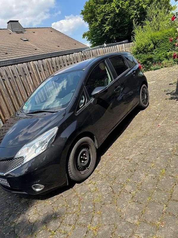 Gebraucht Nissan Note Acenta 80 PS (58 kW) 2015 Schwarz Kleinwagen