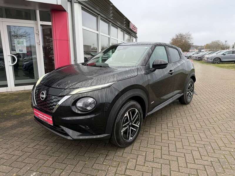 Pearl black Gebraucht 2025 Nissan Juke N-Connecta SUV | 29.990 € (Teuer) - Bild 1/4