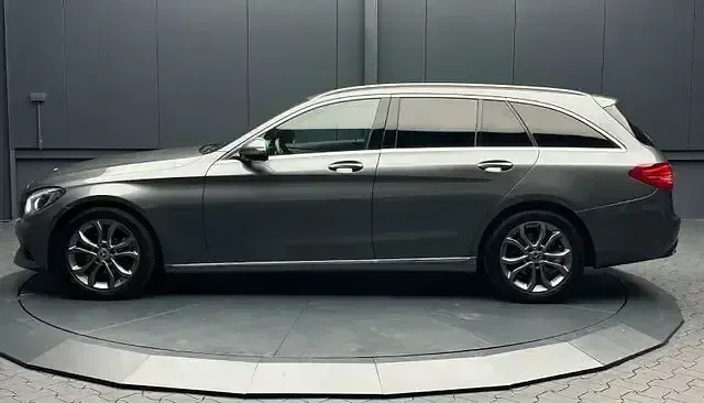 Gebraucht Mercedes C220 Avantgarde 170 PS (125 kW) 2017 Selenitgrau metallic Kombi