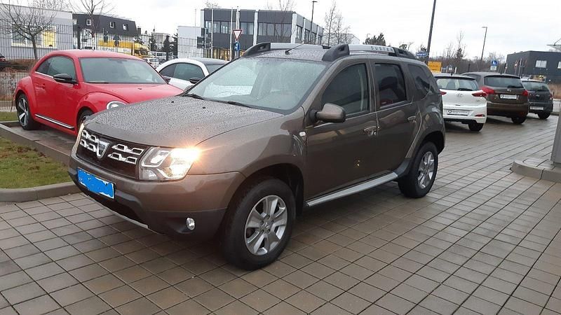 Braun Gebraucht 2017 Dacia Duster SUV | 13.500 € (Etwas zu teuer) - Bild 1/1