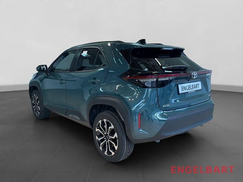 Neu Toyota Yaris Cross 131 PS (96 kW) 2025 Grün SUV