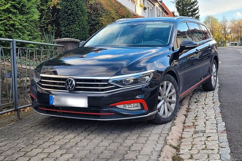 Schwarz Gebraucht 2020 VW Passat Elegance Kombi | 18.400 € (Fairer Preis) - Bild 1/4