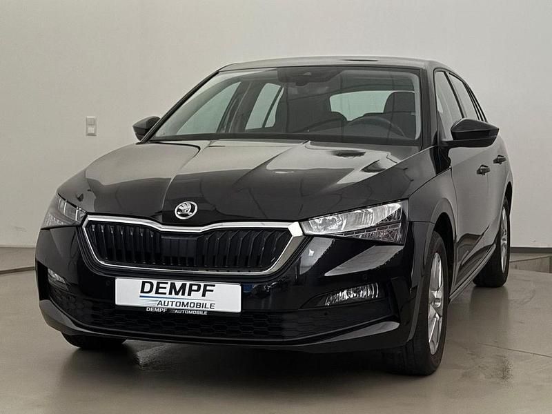 Schwarz Gebraucht 2023 Skoda Scala Ambition Kleinwagen | 16.480 € - Bild 1/4