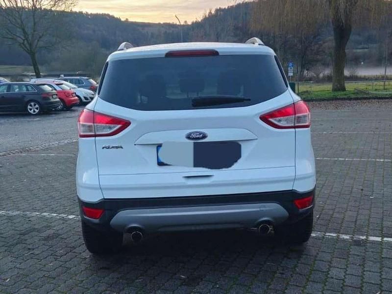 Gebraucht Ford Kuga Trend 140 PS (102 kW) 2013 Weiß SUV