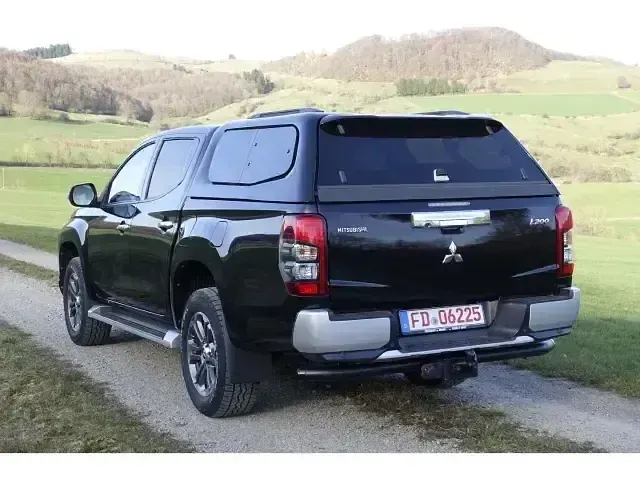 Gebraucht Mitsubishi L200 Spirit 150 PS (110 kW) 2019 Schwarz Pickup