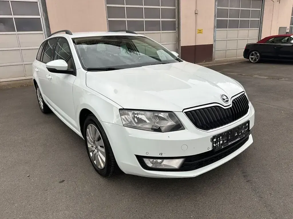 Gebraucht Skoda Octavia Ambition 150 PS (110 kW) 2015 Weiß Kombi