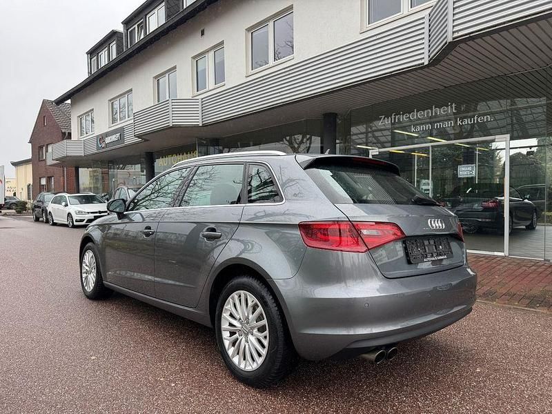 Gebraucht Audi A3 Ambiente 125 PS (91 kW) 2016 Monsungrau metallic Limousine