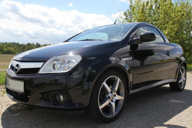Gebraucht Opel Tigra 125 PS (91 kW) 2004 Schwarz metallic Cabrio