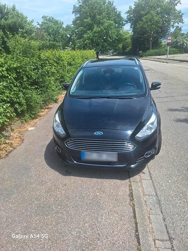 Gebraucht Ford S-MAX Titanium 150 PS (110 kW) 2017 Schwarz Van / Kleinbus