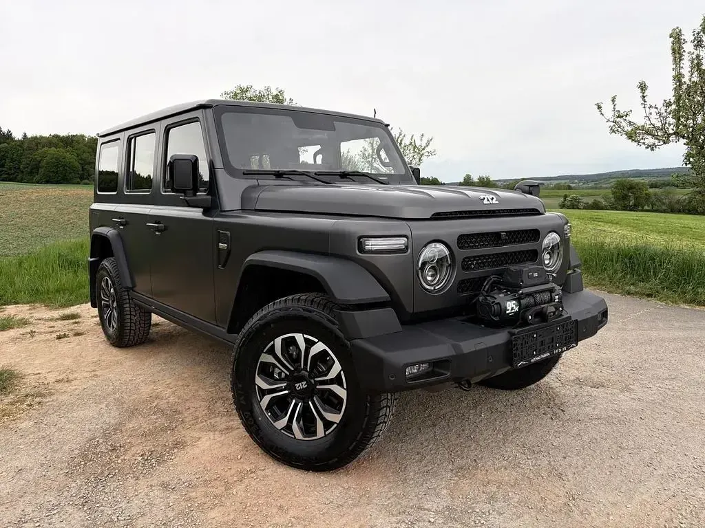 Neu BAW 212 166 PS (122 kW) 2026 Grau SUV