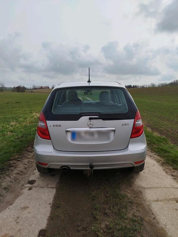 Gebraucht Mercedes A200 140 PS (102 kW) 2009 Silber Kleinwagen