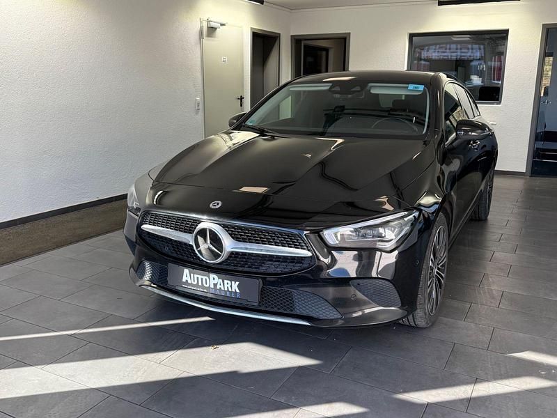 Gebraucht Mercedes CLA250e Progressive 160 PS (117 kW) 2022 Schwarz Limousine