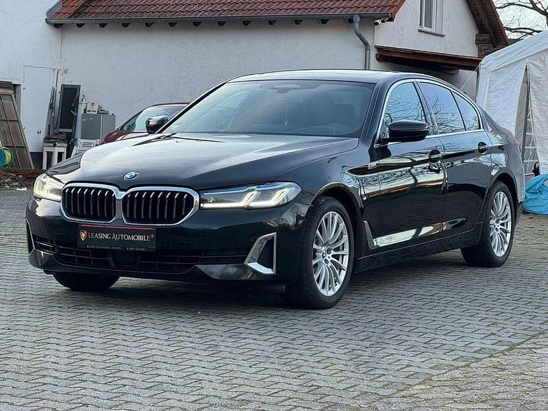 Schwarz Gebraucht 2021 BMW 520 Luxury Line Limousine | 30.900 € (Fairer Preis) - Bild 1/4