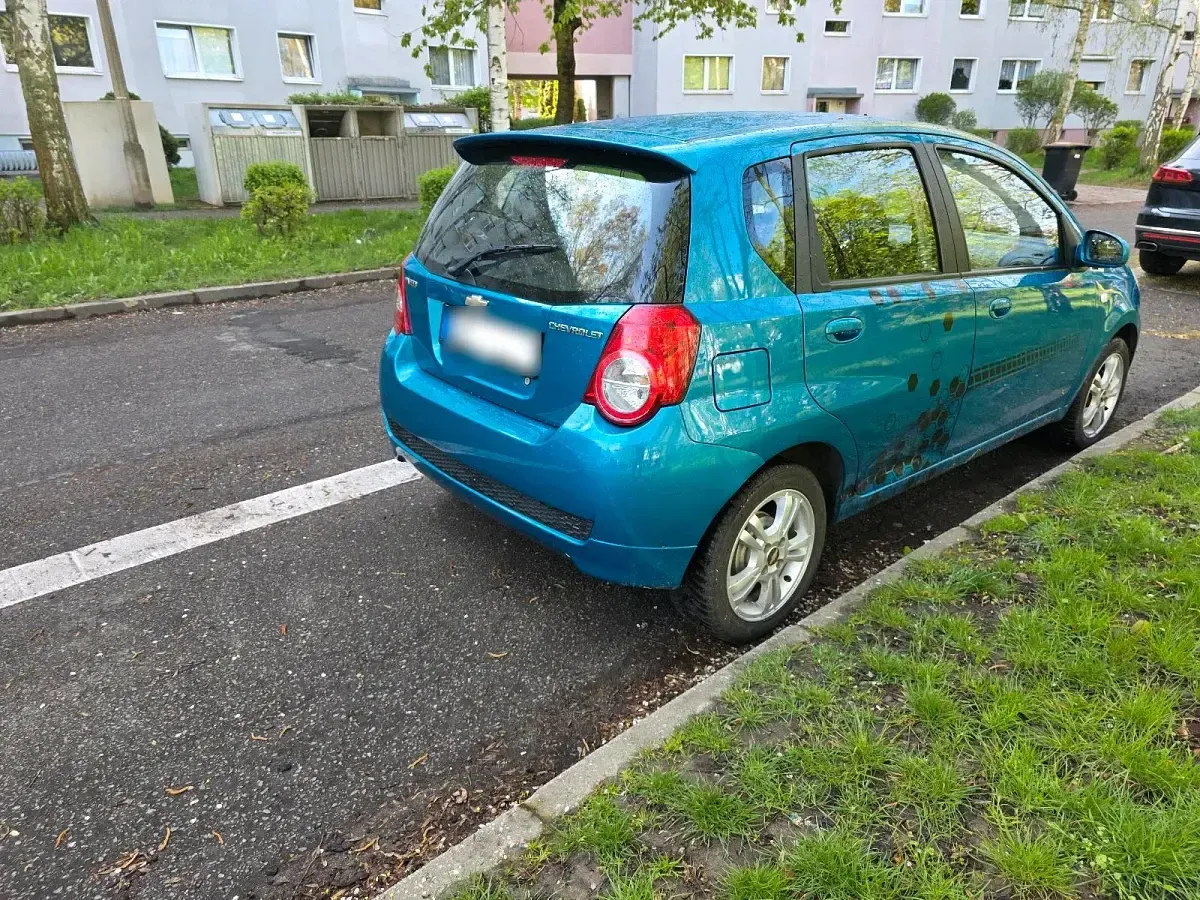 Second-hand Chevrolet Aveo 101 CP (74 kW) 2009 Albastru Hatchback