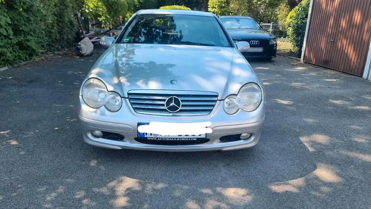Gebraucht Mercedes C200 163 PS (119 kW) 2003 Silber Coupé