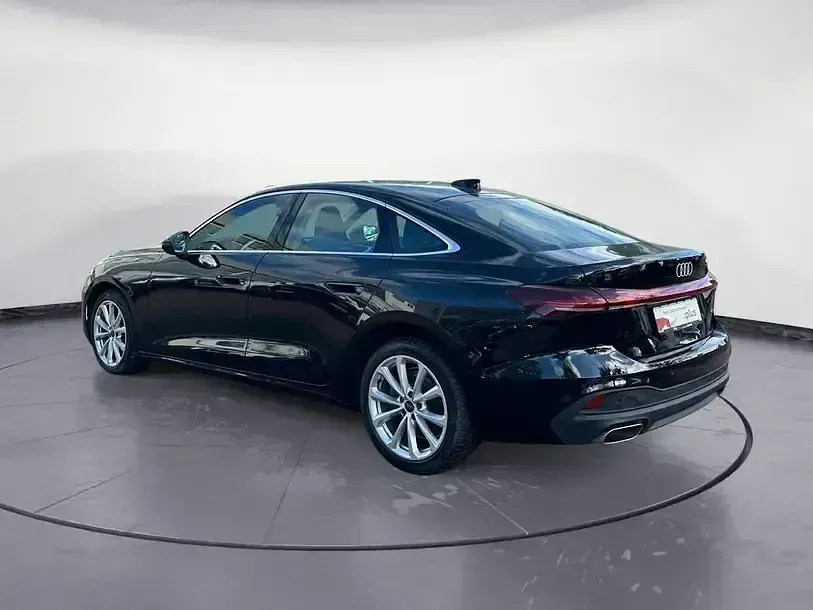 Gebraucht Audi A5 Basis 204 PS (150 kW) 2025 Mythosschwarz metallic Limousine