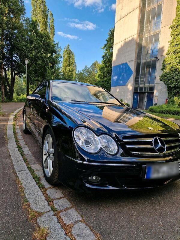 Schwarz Gebraucht 2009 Mercedes CLK350 Avantgarde Coupé | 7.550 € - Bild 1/4