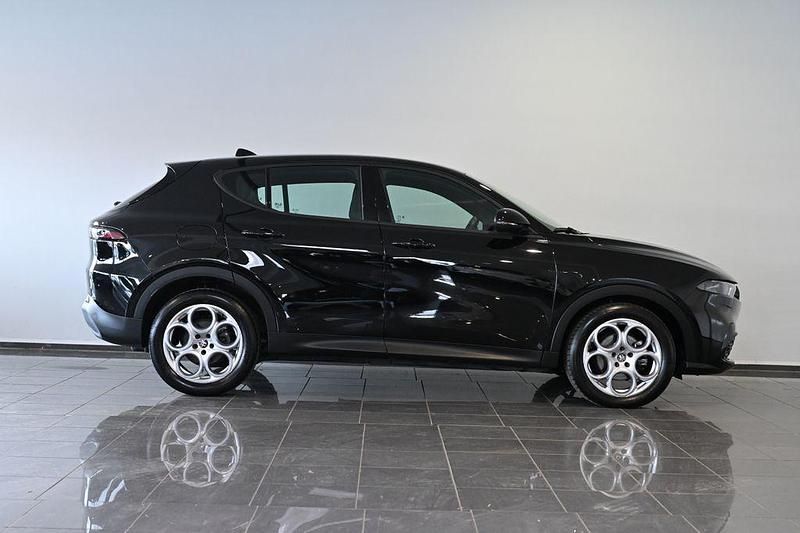 Gebraucht Alfa Romeo Tonale Sprint 131 PS (96 kW) 2023 Schwarz schwarz nero alfa SUV