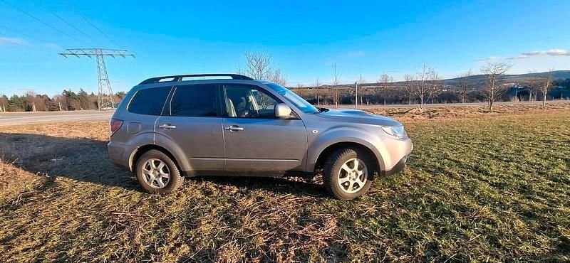 Gebraucht Subaru Forester 147 PS (108 kW) 2010 Grau SUV