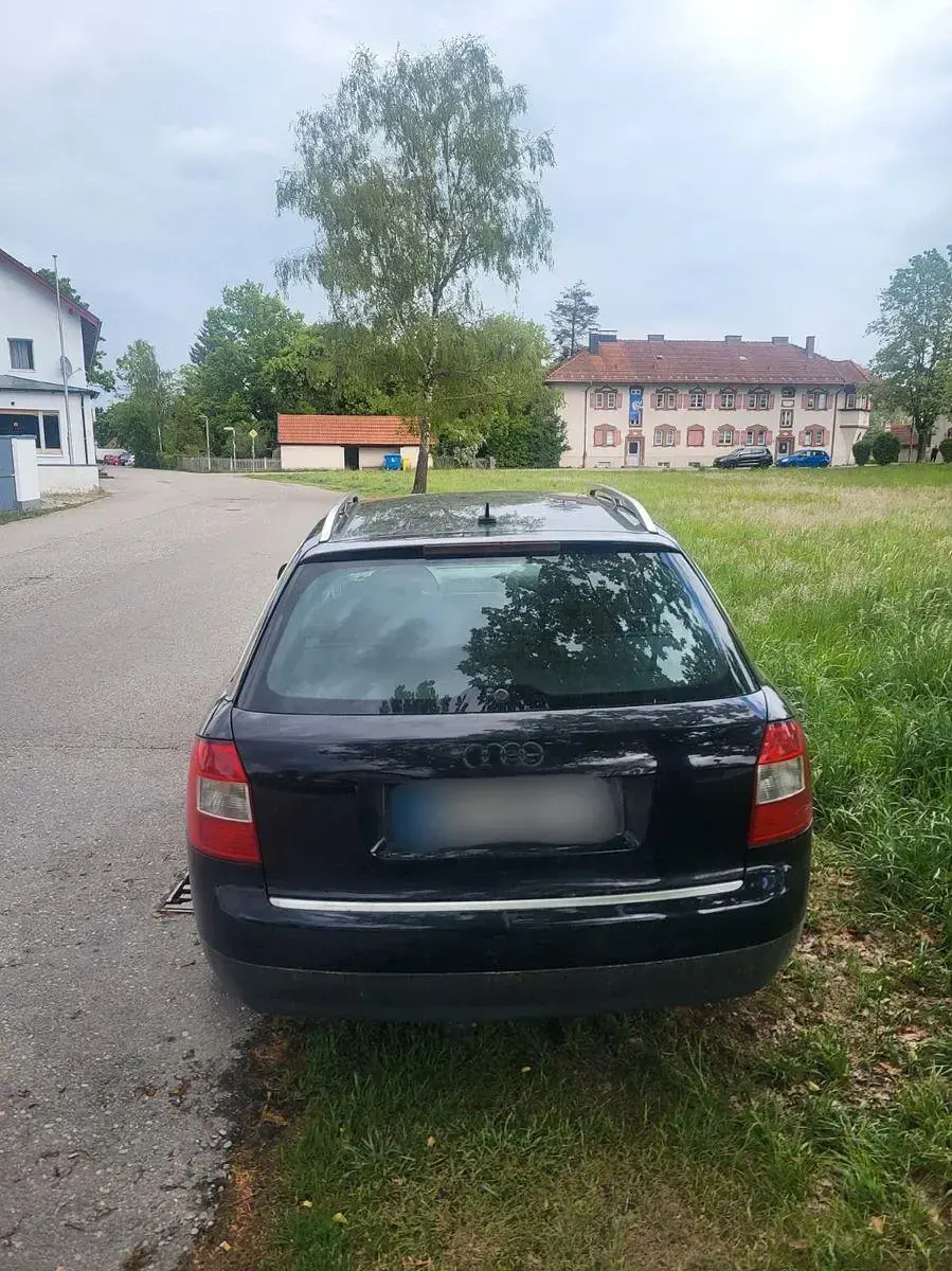 Gebraucht Audi A4 S-Line 131 PS (96 kW) 2002 Schwarz Kombi