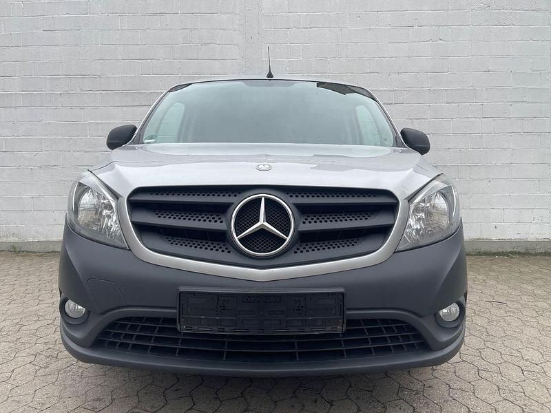 Silber Gebraucht 2017 Mercedes Citan 109 Van / Kleinbus | 4.500 € (Guter Preis) - Bild 1/4