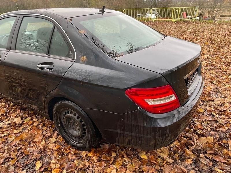 Gebraucht Mercedes C180 156 PS (114 kW) 2011 Schwarz Limousine