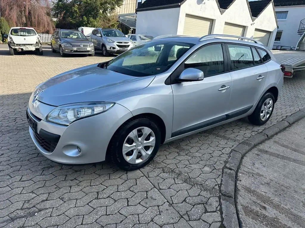 Gebraucht Renault Mégane Dynamique 106 PS (77 kW) 2012 Grau Limousine