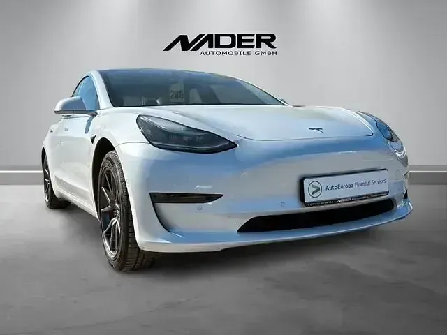 Gebraucht Tesla Model 3 225 kW (306 PS) 2019 Weiß Limousine