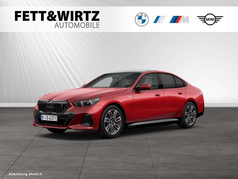 Fire red metallic Gebraucht 2024 BMW i5 Sport Line Limousine | 62.990 € - Bild 1/3