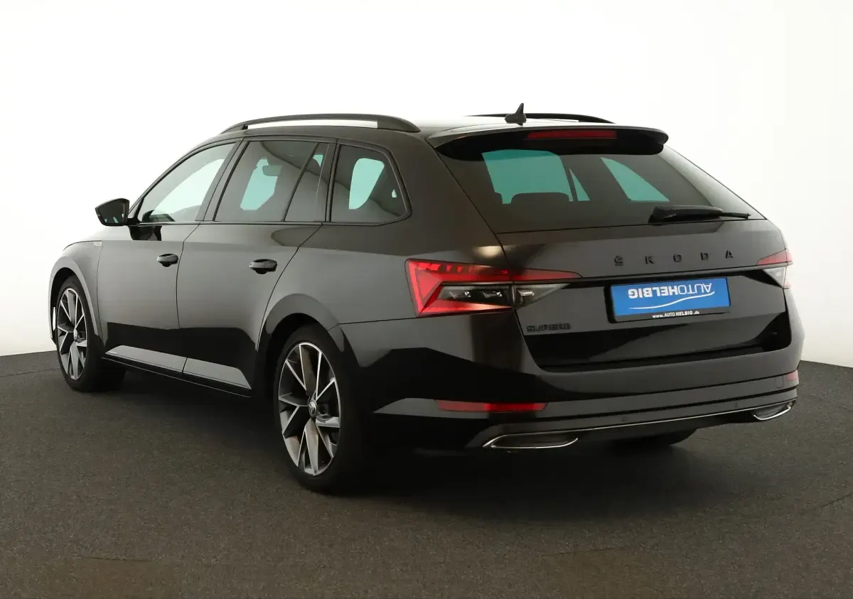 Gebraucht Skoda Superb SportLine 190 PS (139 kW) 2021 Black magic perleffekt Kombi