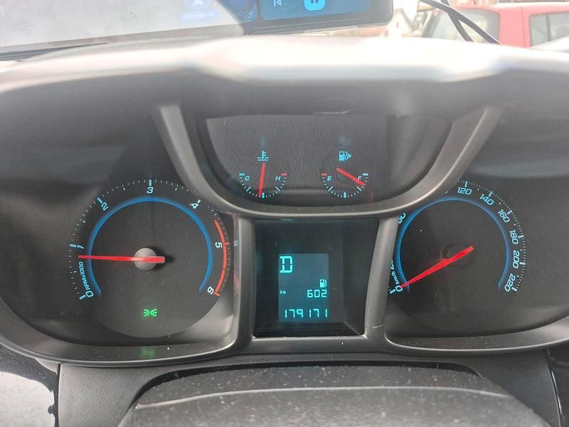 Weiß Gebraucht 2012 Chevrolet Orlando Van / Kleinbus | 8.500 € (Teuer) - Bild 1/4