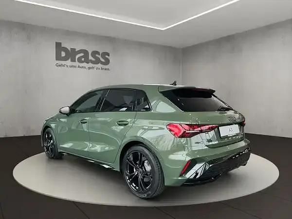 Neu Audi A3 Ambiente 204 PS (150 kW) 2026 Distriktgrün metallic Limousine