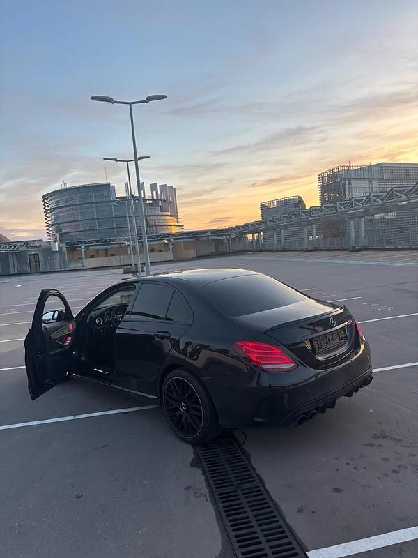Gebraucht Mercedes C250 211 PS (155 kW) 2015 Schwarz Limousine